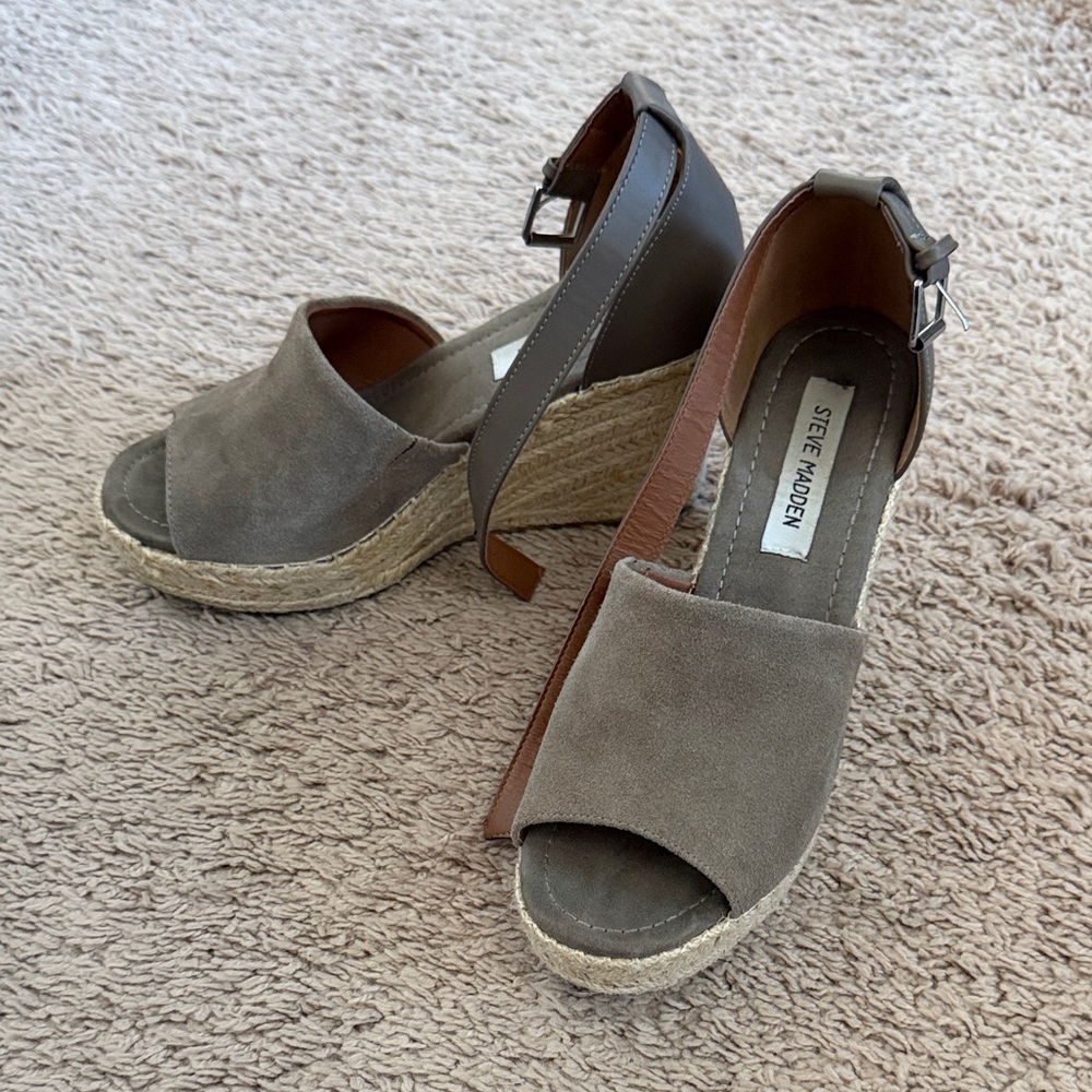 Steve Madden Taupe Wedge Sandals